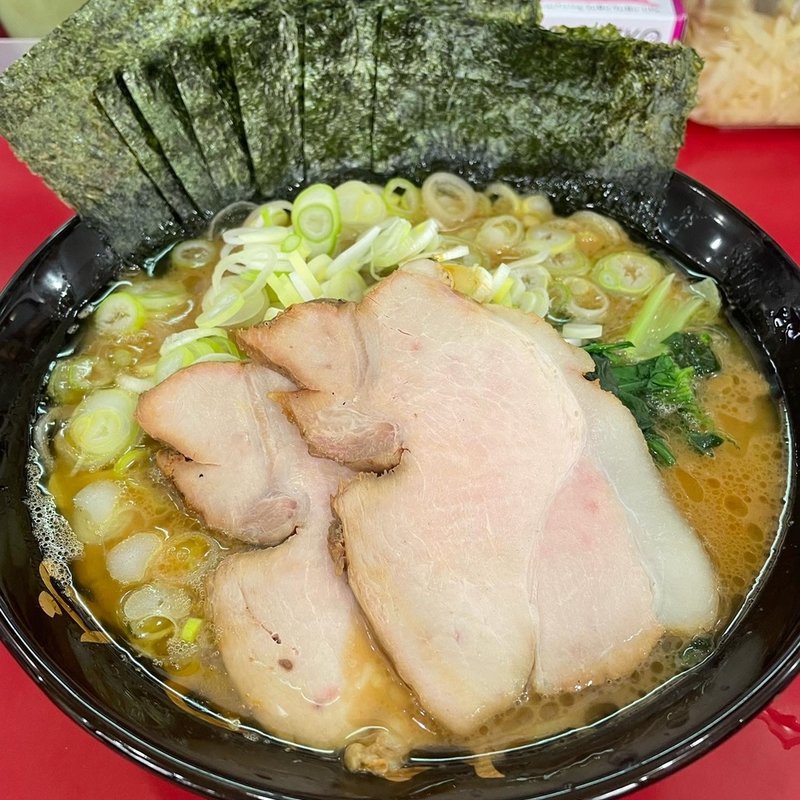 ラーメン中盛＋ねぎ＋海苔＋チャーシュー2枚(杉田家 千葉祐光店)
