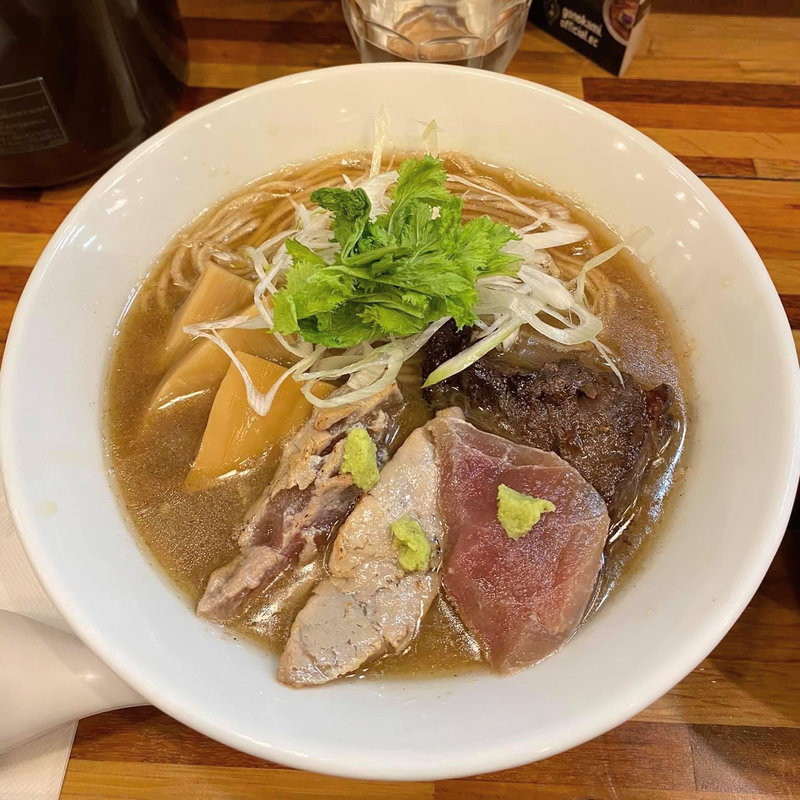 本まぐろ醤油らーめん(五ノ神水産 )