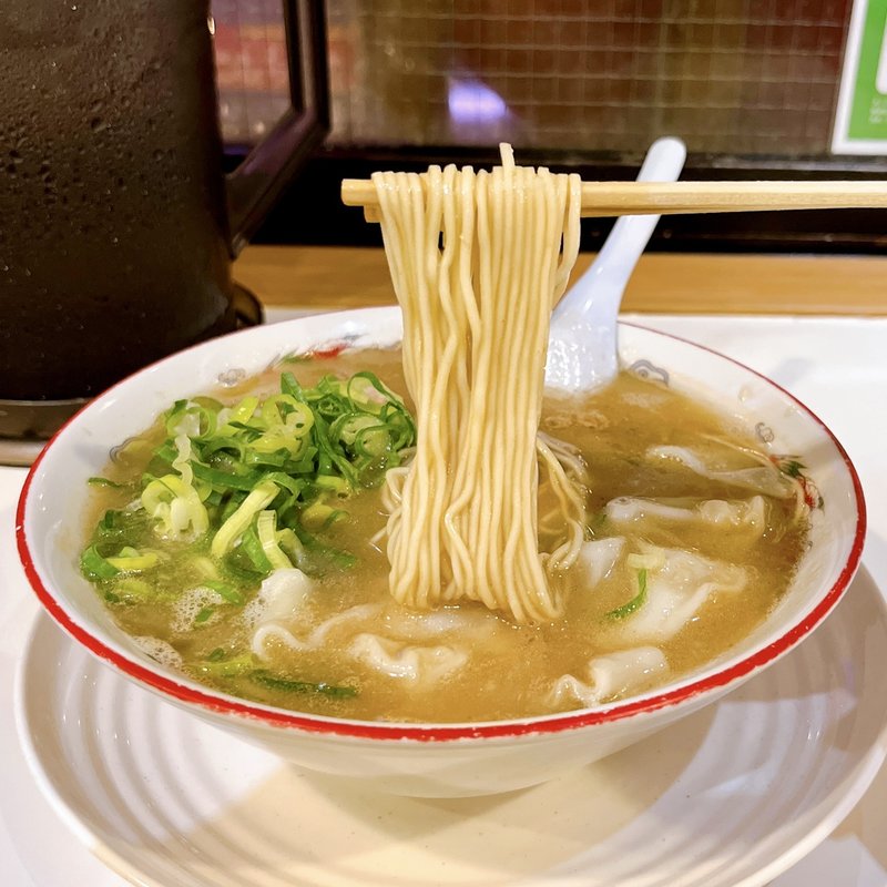 ワンタンメンレギュラー(八ちゃんラーメン)