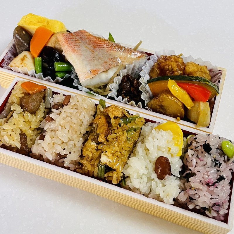 米八二段重ね弁当(おこわ米八 東武池袋店)