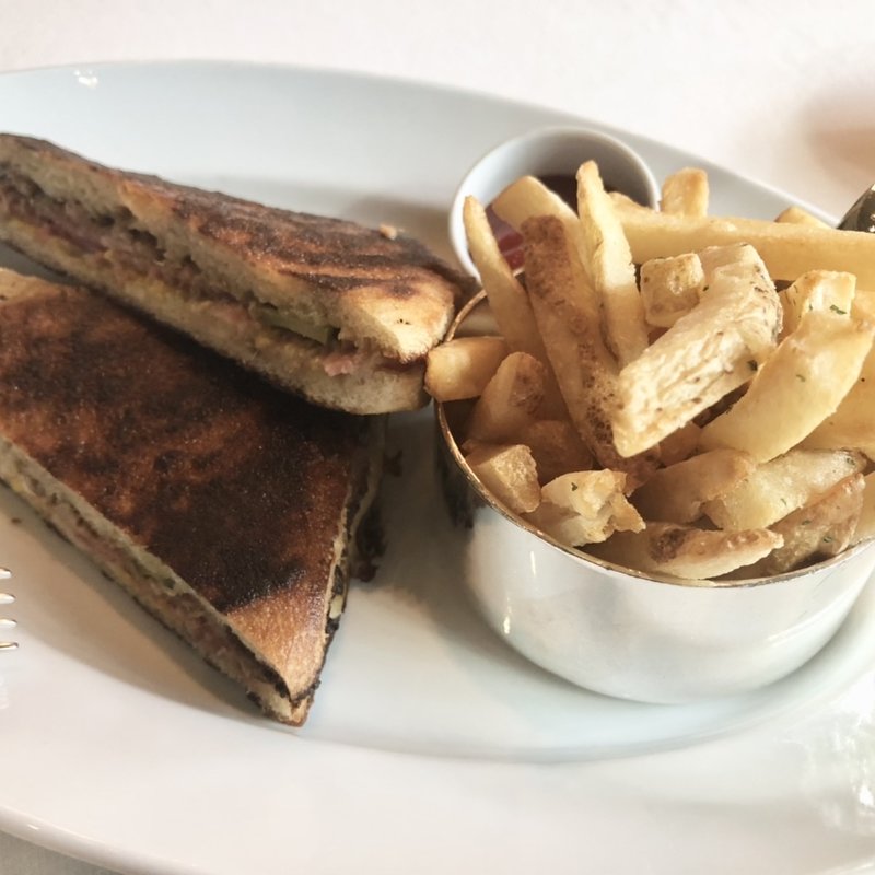 Cubano Sandwhich(ステーキハウス オークドア)
