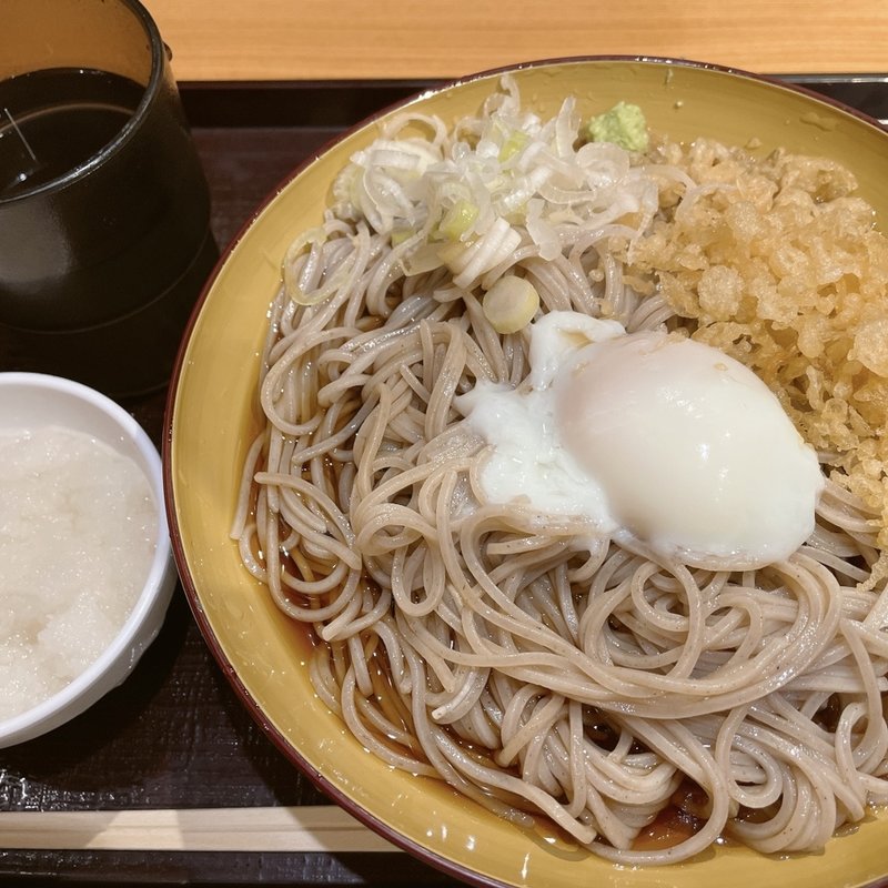 朝の温玉たぬき大盛おろしトッピング(いわもとQ 神保町店 （イワモトキュー）)