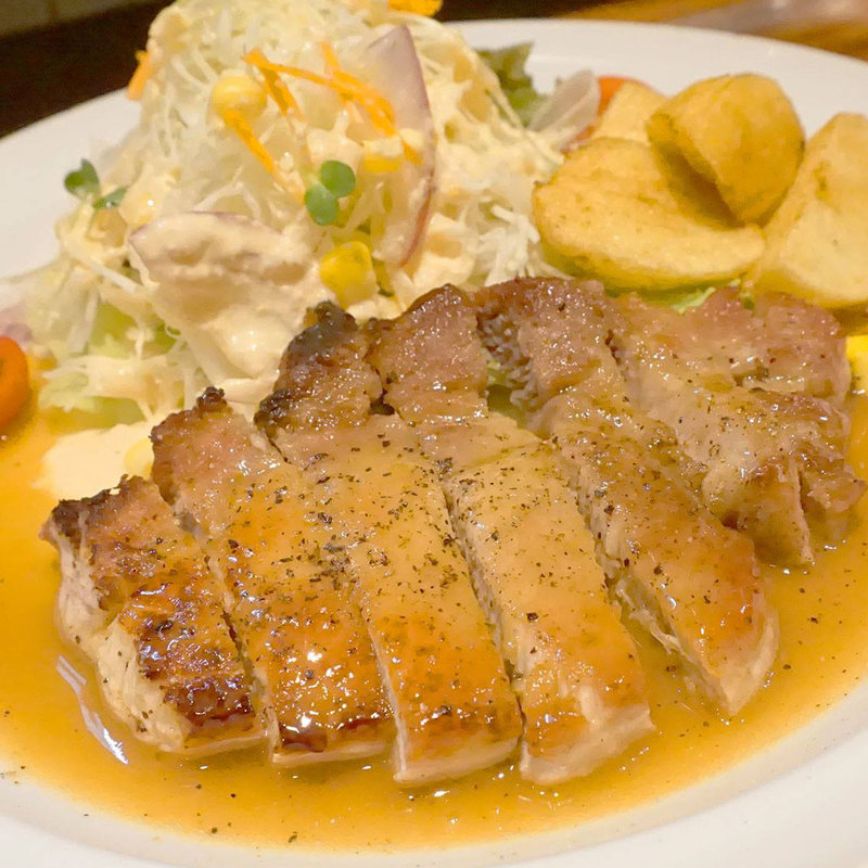 ポークソテー定食(ボンバーキッチン )