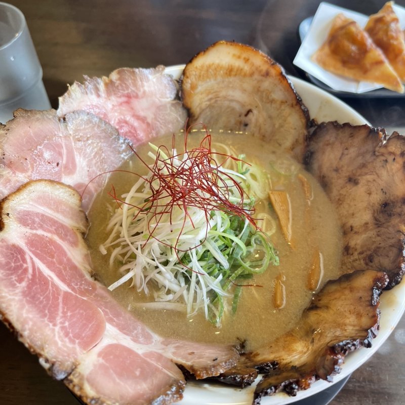 鶏豚骨ラーメンチャーシュー(鶏豚骨 麺屋かがり)