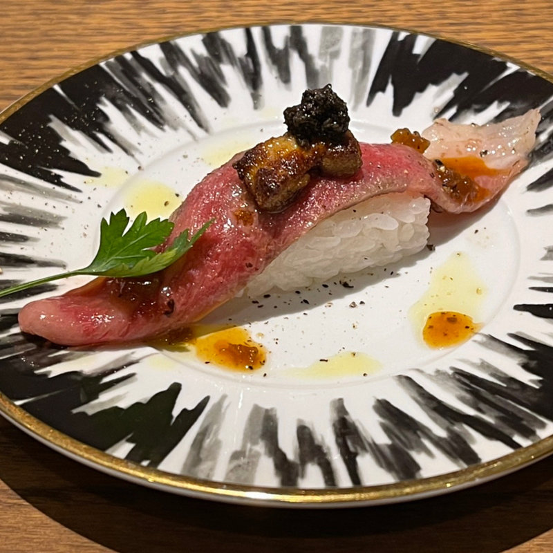 黒毛和牛とフォアグラのスッシーニ(北斎麦酒工房 東京楽天地店)