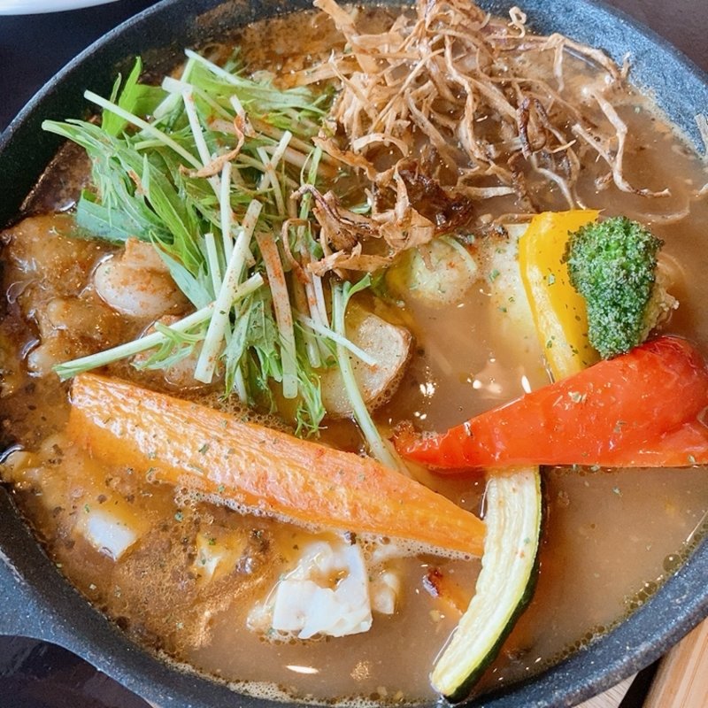 ぷりぷり小腸カレー(ミートファクトリー　フォーコ)