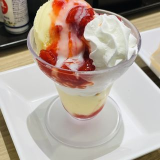 いちごのプレミアムプリンパフェ(かっぱ寿司 新津店 )