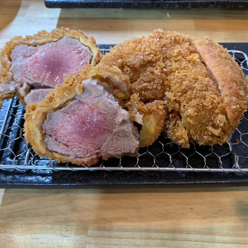 本日のロース・ヒレミックス(厚切りとんかつ信かつ)