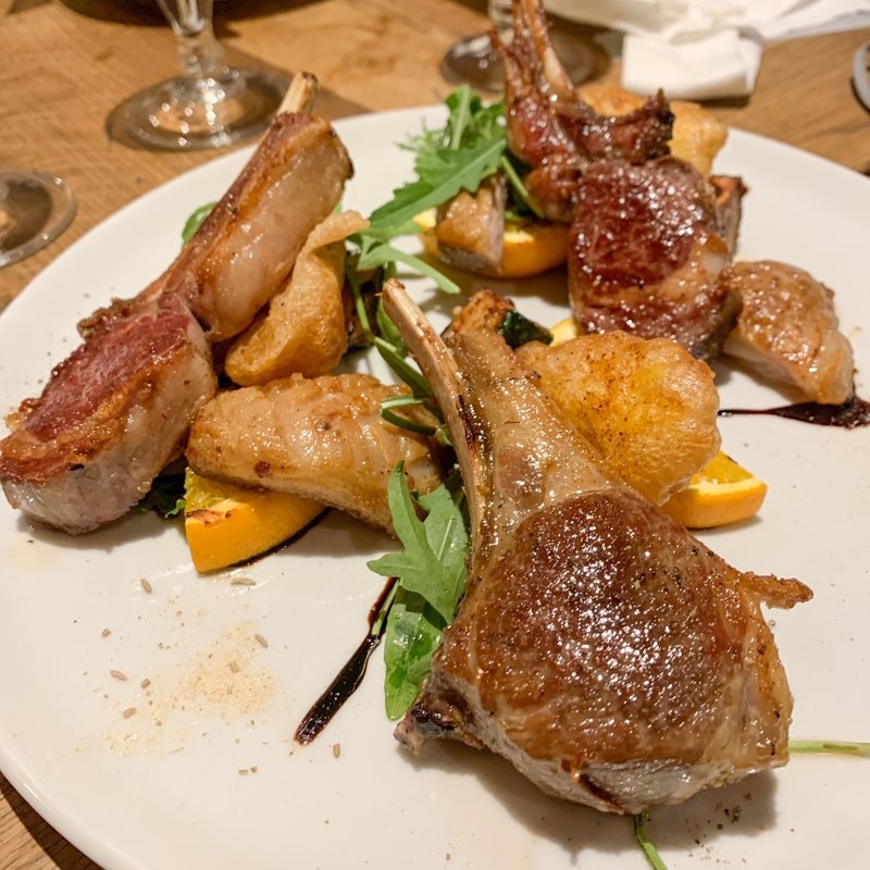 ラム肉のステーキ(タロス （Tharros）)