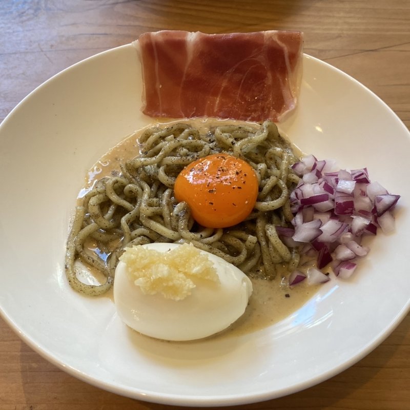 にぼにぼなーら(1100)+青森ニンニク味玉(150)(煮干しNoodlesNiboNiboCino)