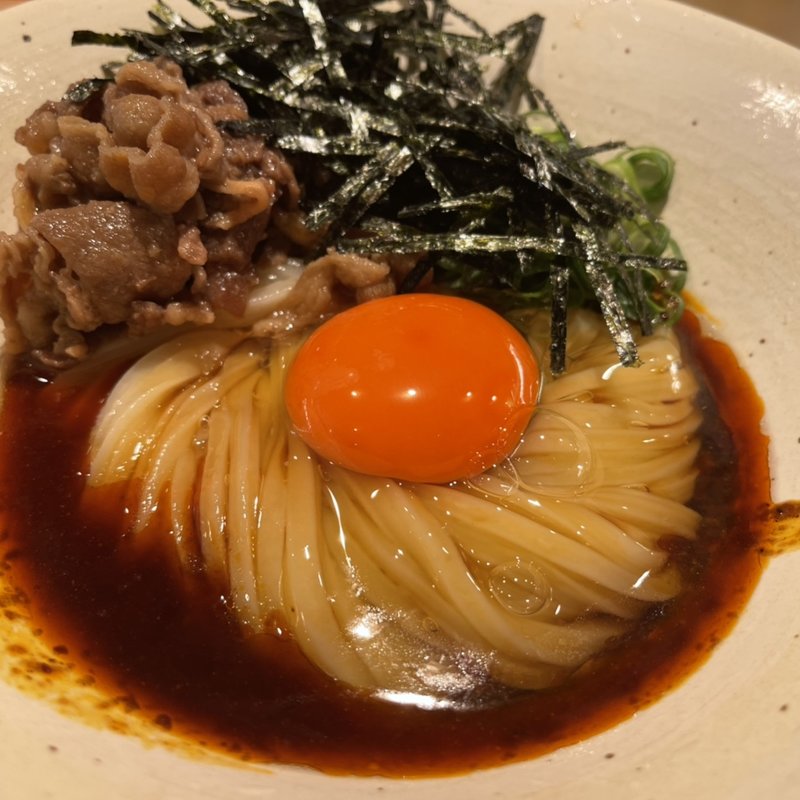 麻ラー油釜玉+牛煮(うどん屋 新堀)