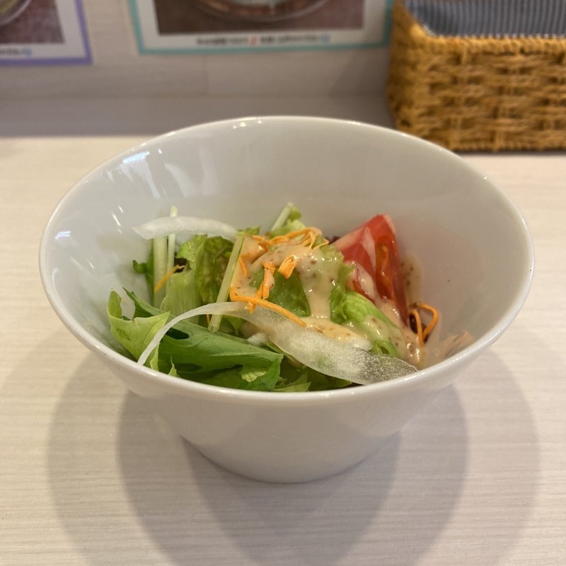 サラダ(おこりんぼうPASTA)