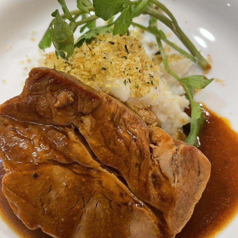 豚肩ロースのデミグラスソース煮込み(わたり温泉 鳥の海 四季の風味 （しきのかぜ）)