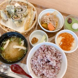 彩り定食(ファーマーズレストラン安芸高田)