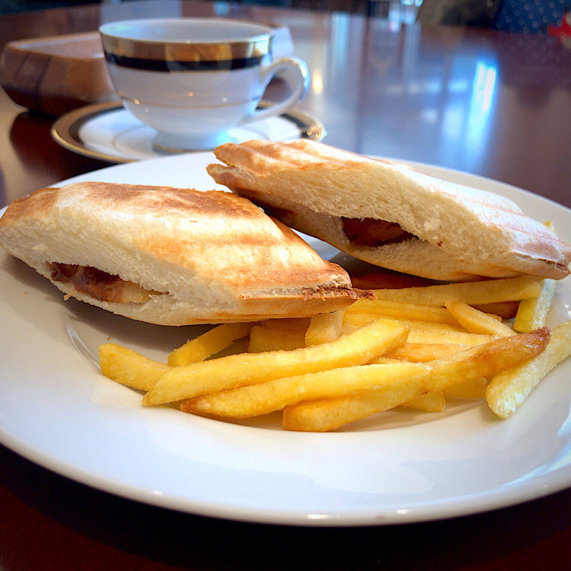 モーニングセット 日替わりホットサンド(Salud (サルー))