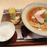下総醤油ラーメン　セット(西洋料理・麺・ヌイユ)