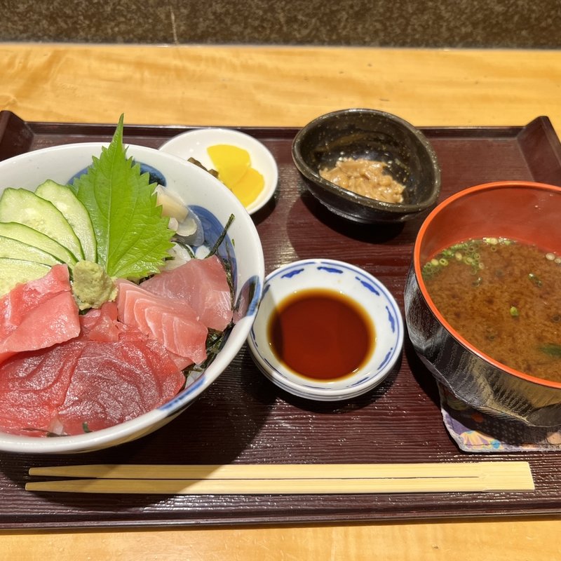 鮪中落ち丼定食(志ん橋ひでや)