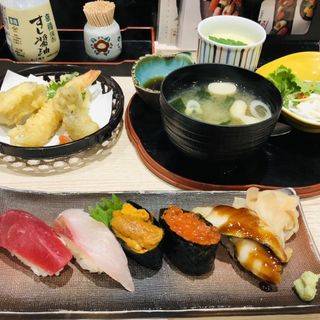 ホリデーランチ 上ネタ5貫盛(すしみさき トツカーナモール店)