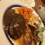 ハンバーグ&照焼きチキン ランチ(ニユートーキヨー 数寄屋橋本店2階)
