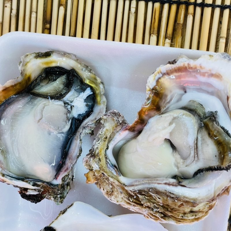 岩がき2個(角上魚類 寺泊本店 )