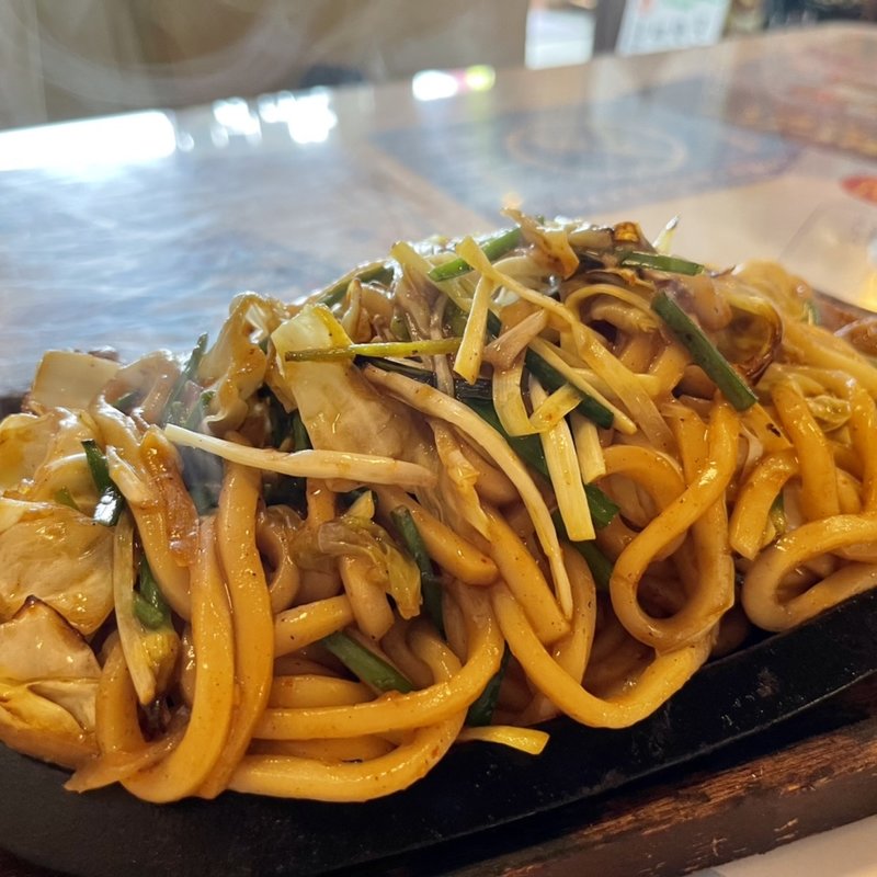 ホルモンうどん(douze （ドゥーズ）)