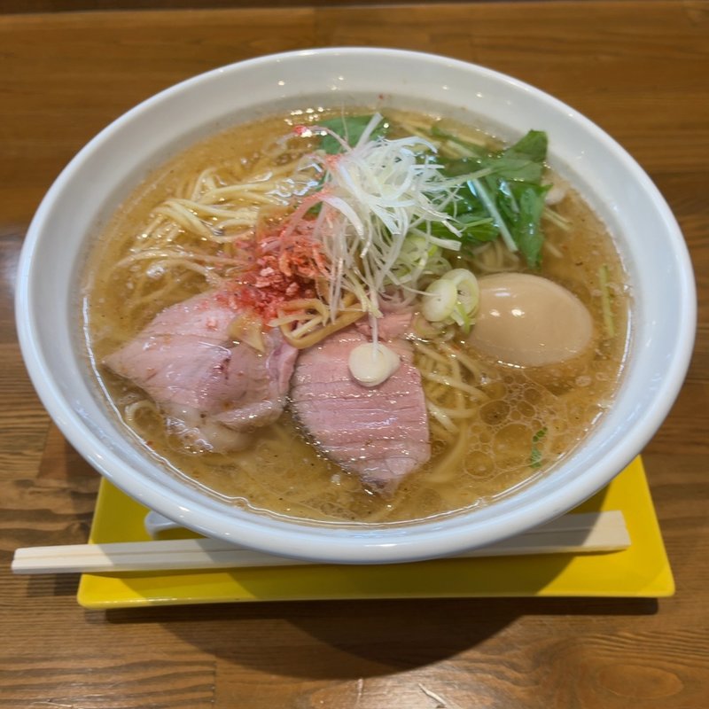 鶏塩チャーシュー（味付け卵トッピング）(麺や まろみ)