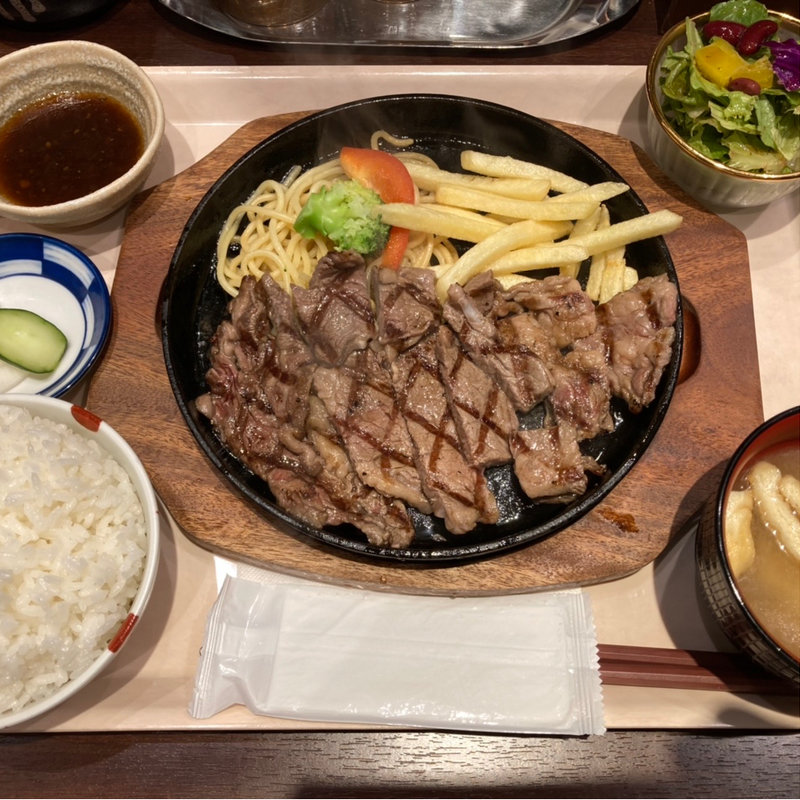 牛ロース鉄板ステーキセット(グリルやまだ　)