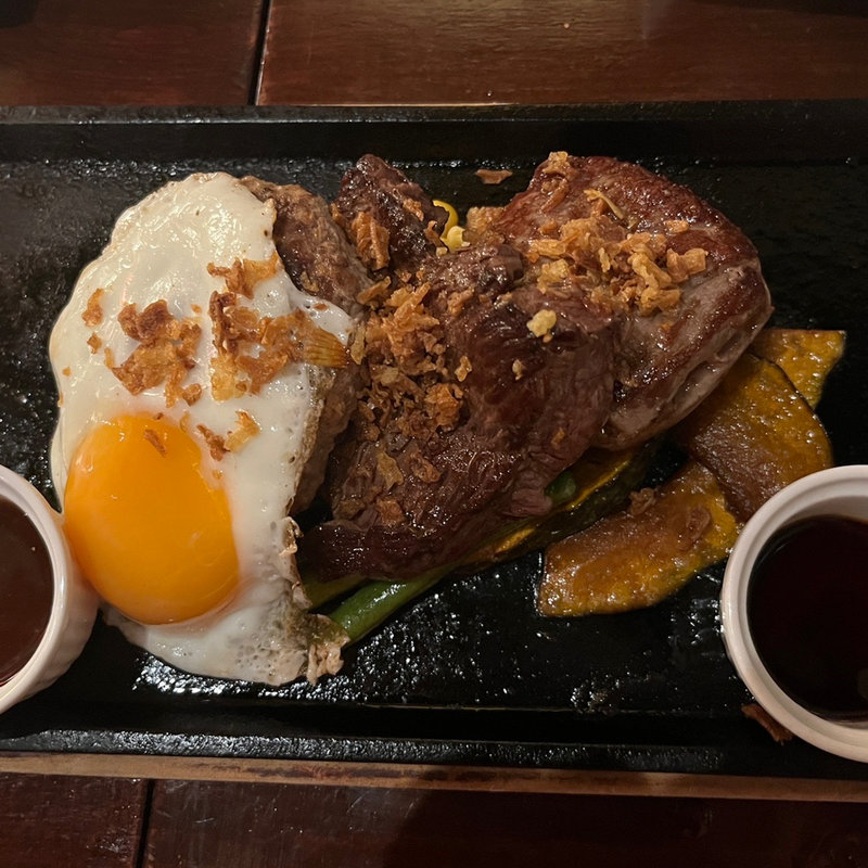 究極の肉盛り(カサデルリオ)