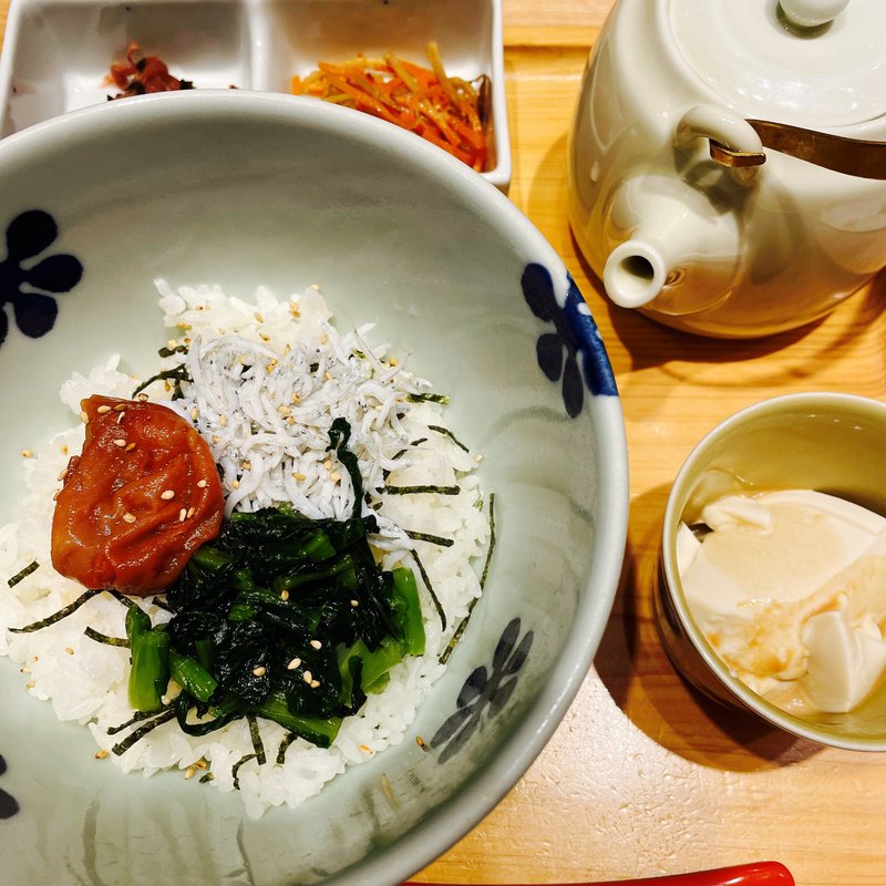 釜揚げしらすと南高梅(だし茶漬け えん エキマルシェ大阪店)