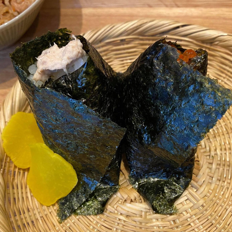 ツナ イクラ(神楽坂 むすびや)