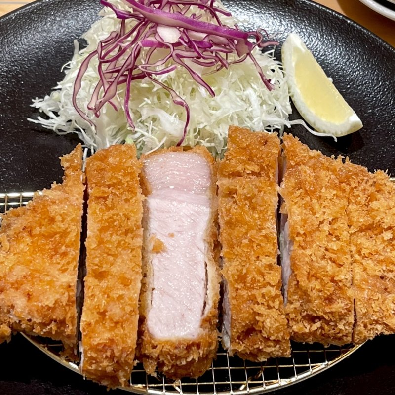 厳選銘柄豚　栃木県産「桜山豚」　特上　ロースかつ定食(日本橋 とんかつ一 HAJIME)