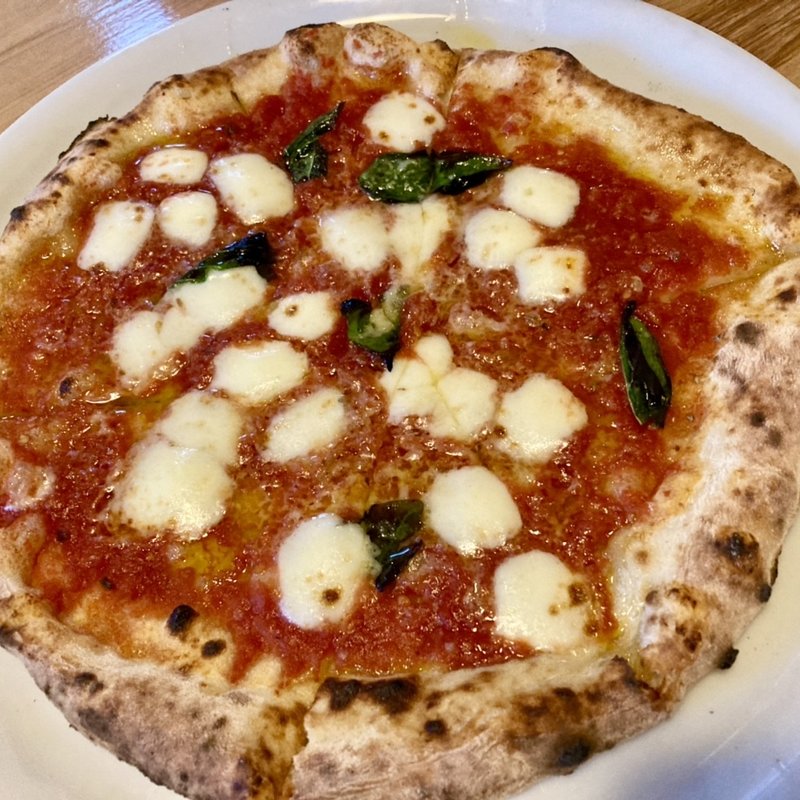 ピッツァ　マルゲリータ(cucina toto)