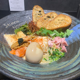 【夏限定】冷やしうに　〜サーモンソースを添えて〜(サーモンnoodle3.0)