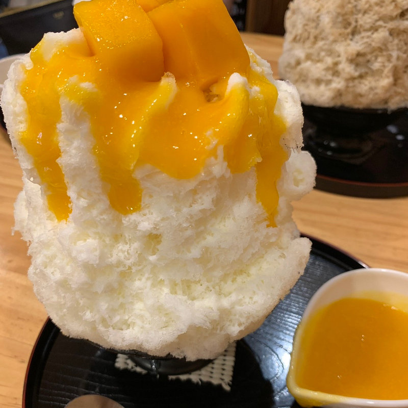 宮崎マンゴーの杏仁果肉入り(椛屋 )