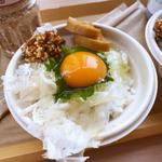 たまごかけ鶏節ごはん (無添加商店 尾粂 三重VISON店)