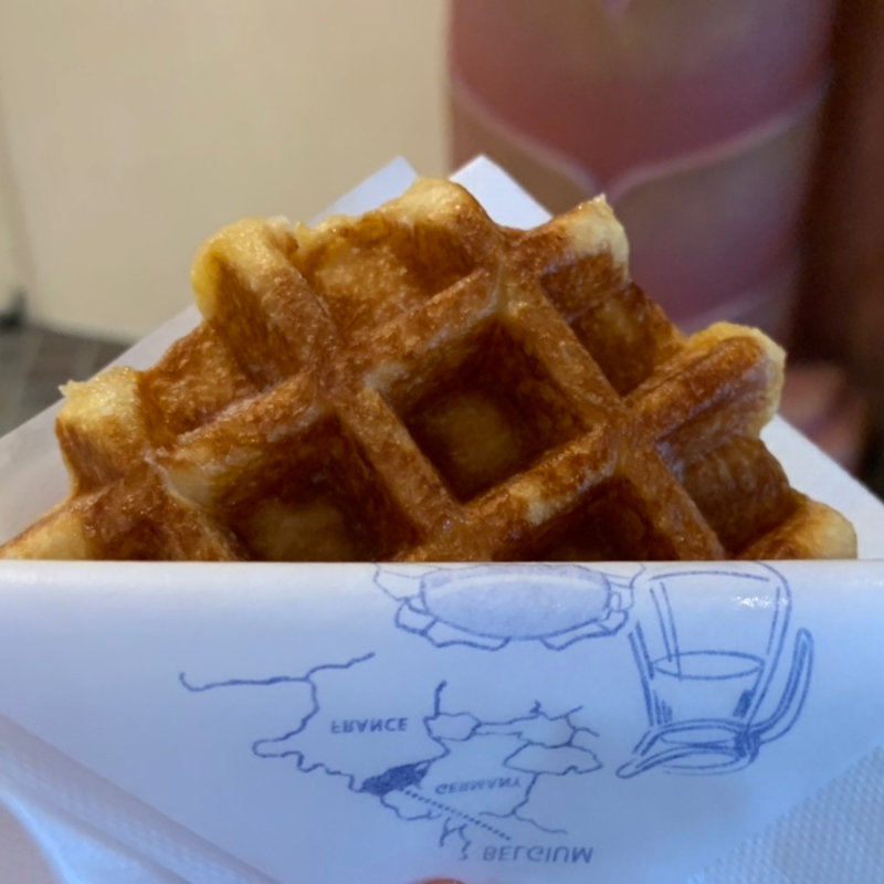 プレミアムバターワッフル(マネケン イクスピアリ店)