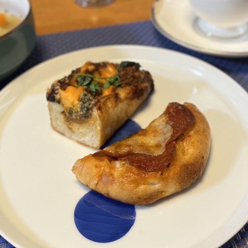 スパイシーミートソースのグリルサンド(The City Bakery 平和)