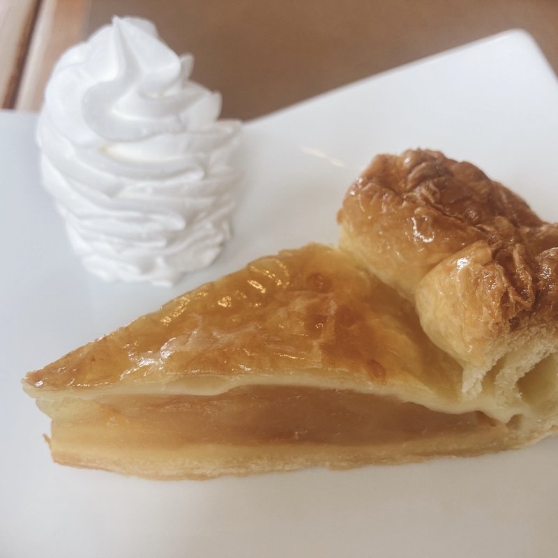 りんごいっぱいアップルパイ(かやの森cafe)