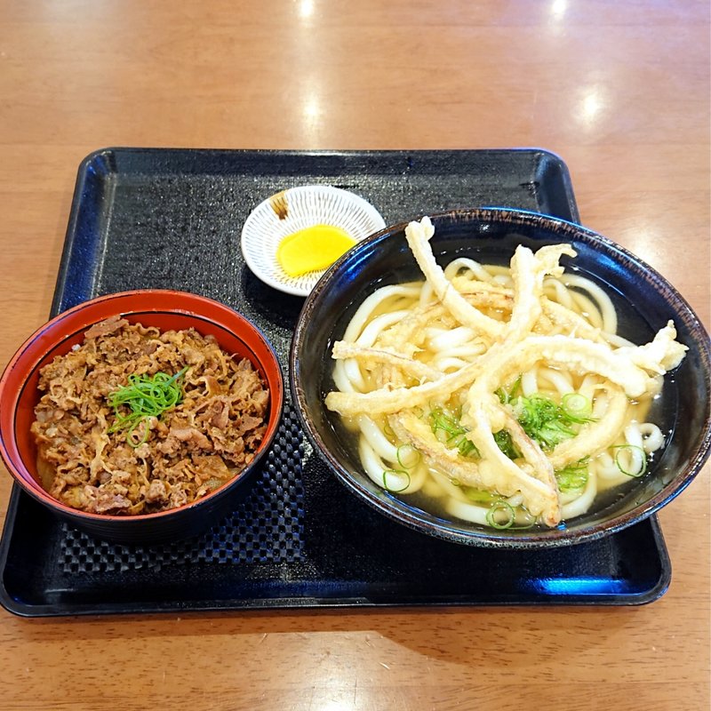 牛めしうどんセット＋ごぼう天(正八郎うどん)