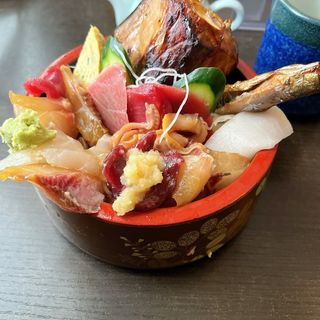 海鮮丼(限定20食) 並盛(五輪鮨)