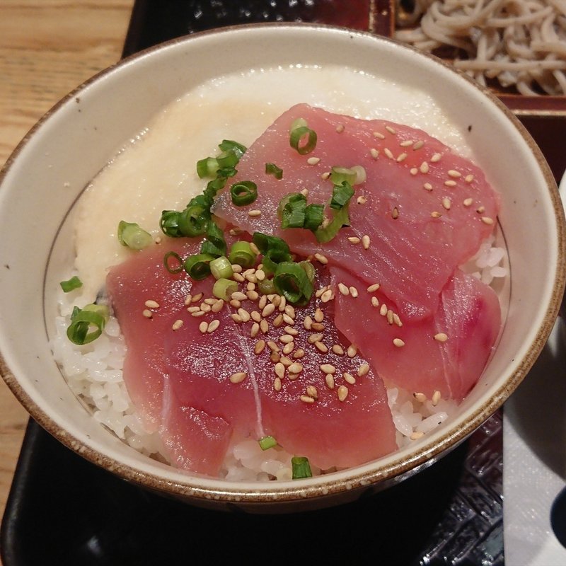 まぐろとろろ丼と麺のセット(大戸屋ごはん処 ノースポートモール店)