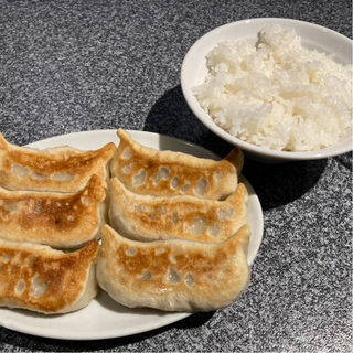 名物黒豚餃子(6個)定食(天鴻餃子房大手町店)