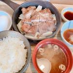 豚ステーキ定食(串焼きヤゲン)