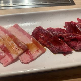 生ハラミ(タレ焼肉、塩ホルモン まるきん食堂 渋谷店)