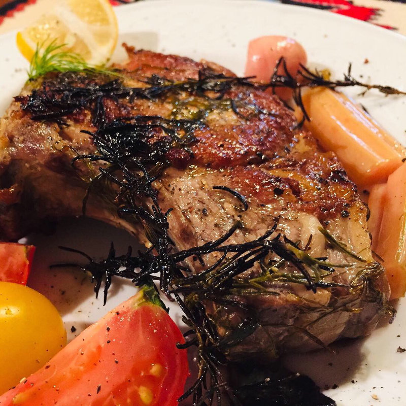 ピエモンテ産イベリコ豚のハーブ焼き(フランス厨房 旬彩 中央駅店 )