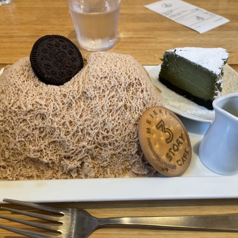 糸ピンス　ミルクティー(Meieki 3story cafe)