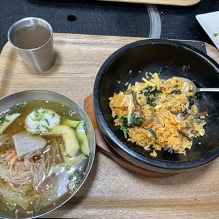 石焼ビビンバ定食(韓国食堂 Ma-ru)