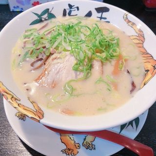 とんこつラーメン(麺処 虎ノ王 梅田1号店)