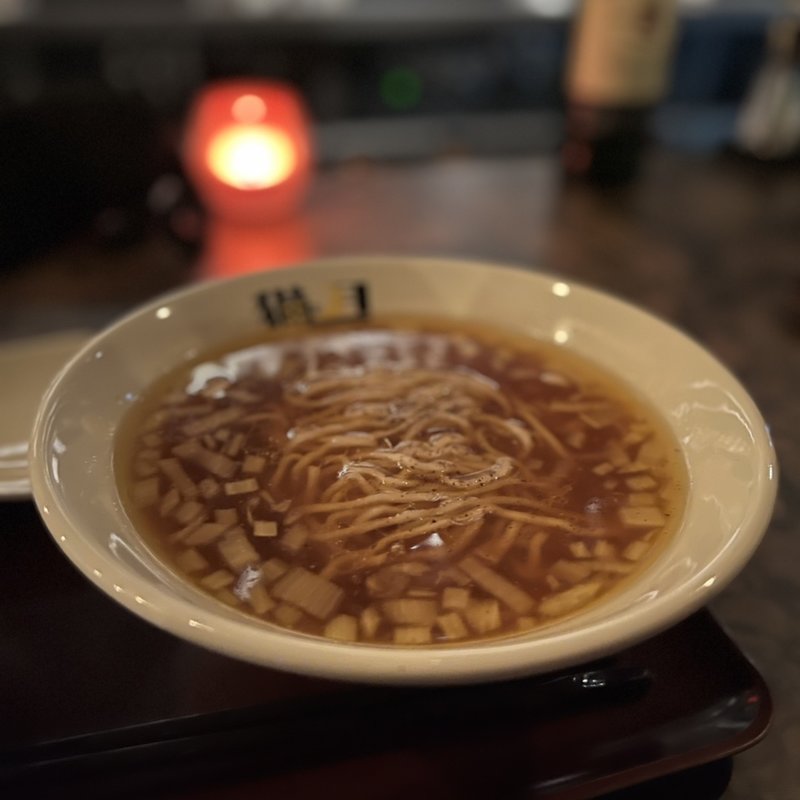 らーめん中(猫と月)