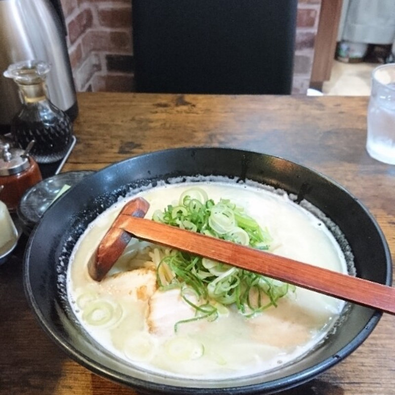 博多ラーメン(HAKATA RAMEN ADACHI)